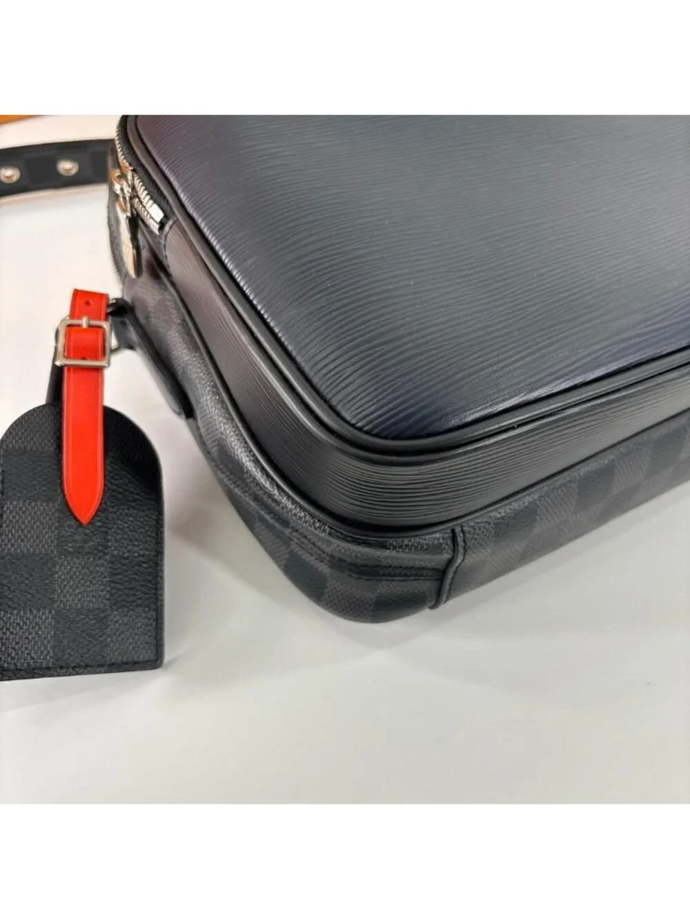 Louis Vuitton Epi Damier Graphite Messenger Bag Black